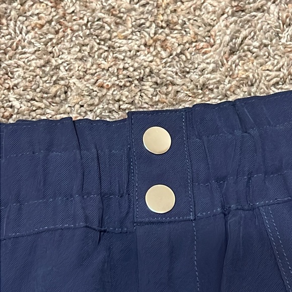 NWT Inc Size 8, Navy blue shorts. - Picture 4 of 6